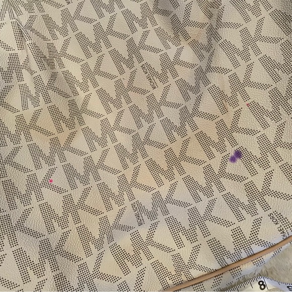 Michael Kors crossbody purse. White and tan - Picture 4 of 5